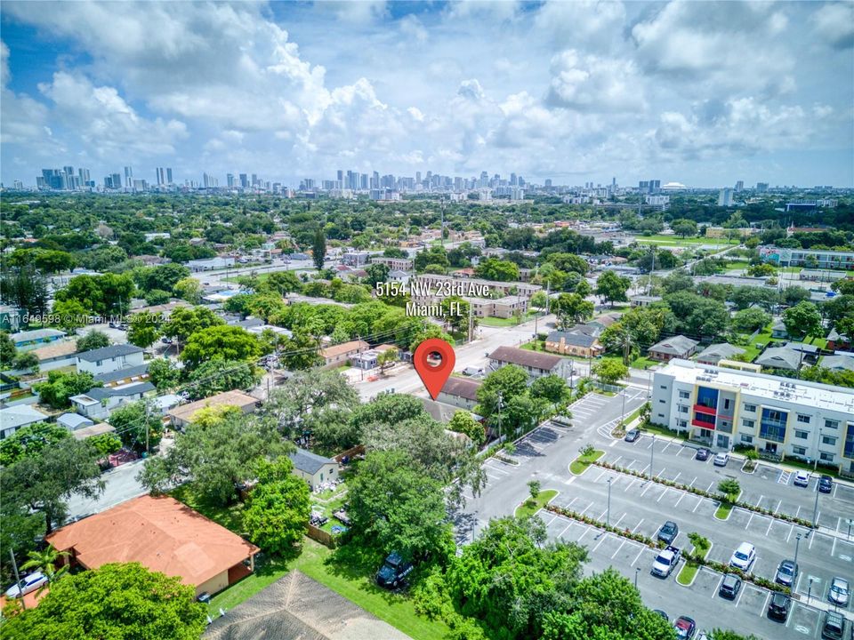 Active With Contract: $439,000 (3 beds, 2 baths, 1305 Square Feet)