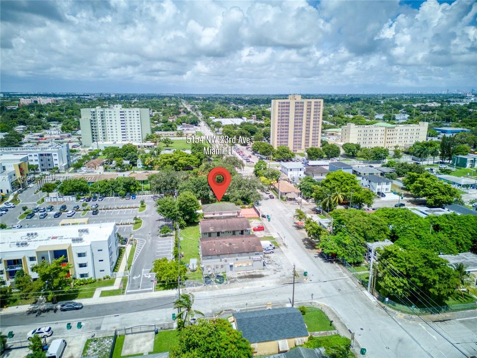 Active With Contract: $439,000 (3 beds, 2 baths, 1305 Square Feet)