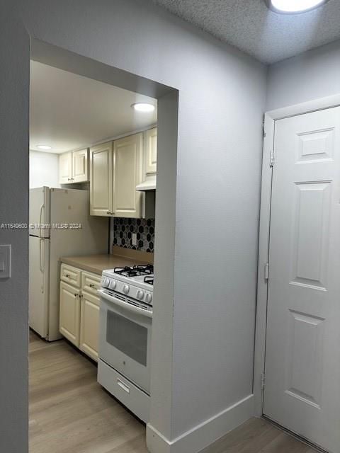 Recientemente alquilado: $2,075 (2 camas, 2 baños, 1119 Pies cuadrados)