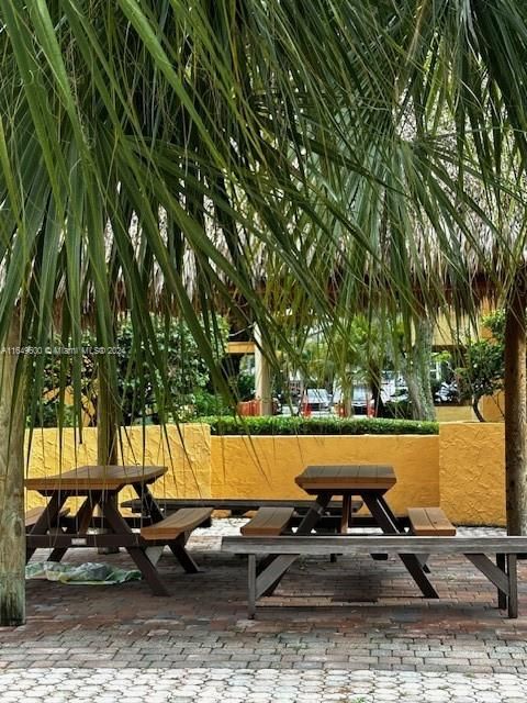 Recientemente alquilado: $2,075 (2 camas, 2 baños, 1119 Pies cuadrados)