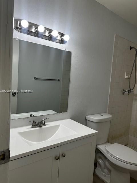 Recientemente alquilado: $2,075 (2 camas, 2 baños, 1119 Pies cuadrados)