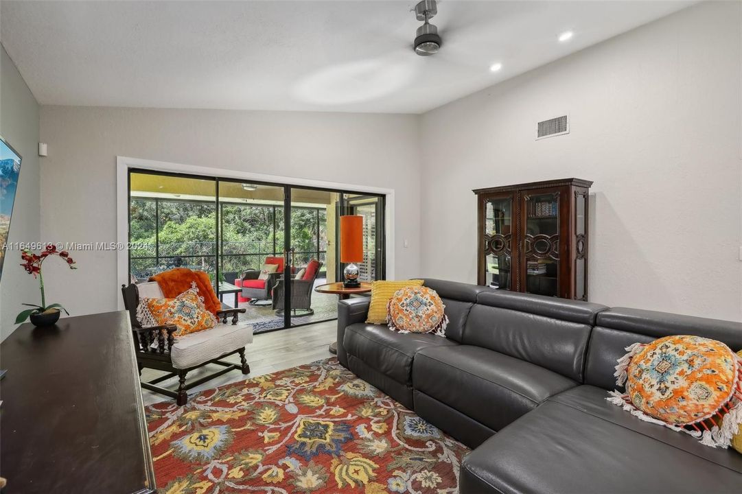 Active With Contract: $469,900 (3 beds, 2 baths, 1716 Square Feet)