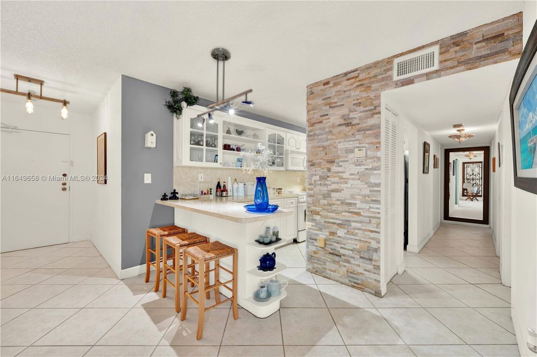 Recently Rented: $2,850 (3 beds, 2 baths, 1326 Square Feet)