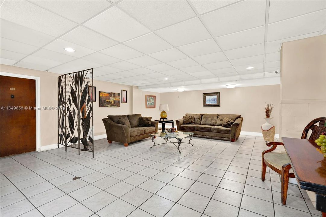 Recently Rented: $2,850 (3 beds, 2 baths, 1326 Square Feet)