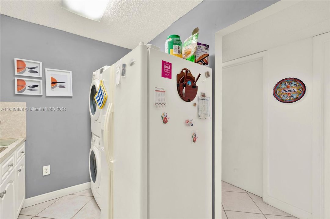 Recently Rented: $2,850 (3 beds, 2 baths, 1326 Square Feet)