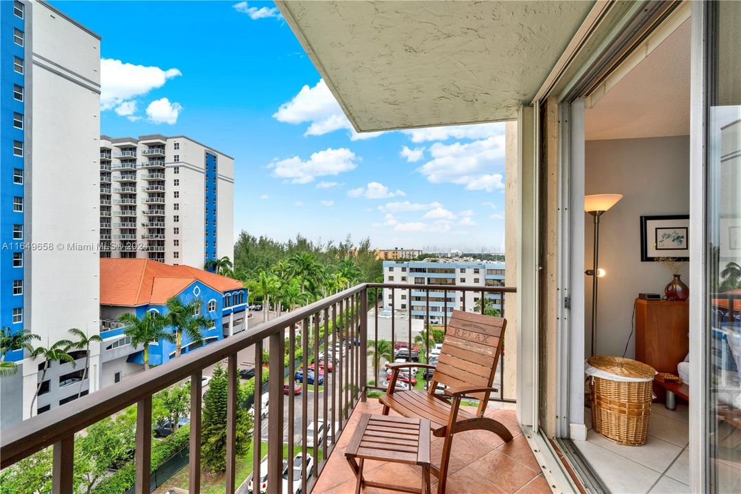 Recently Rented: $2,850 (3 beds, 2 baths, 1326 Square Feet)