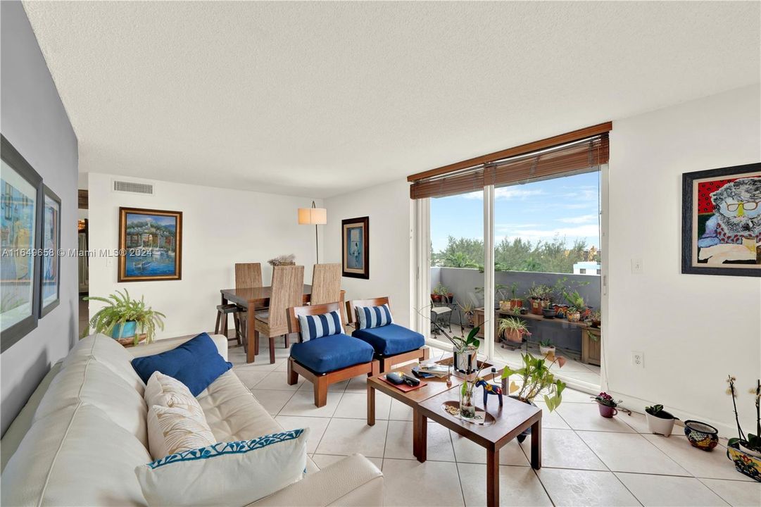 Recently Rented: $2,850 (3 beds, 2 baths, 1326 Square Feet)