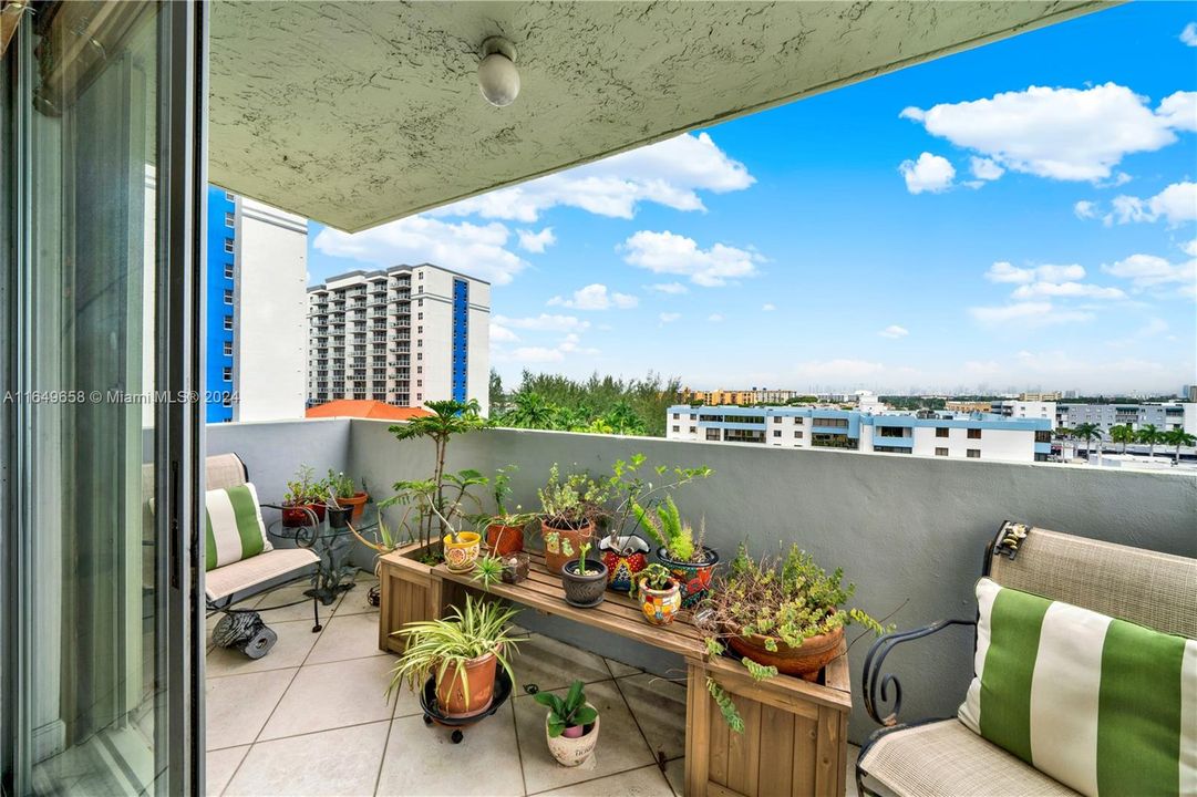 Recently Rented: $2,850 (3 beds, 2 baths, 1326 Square Feet)