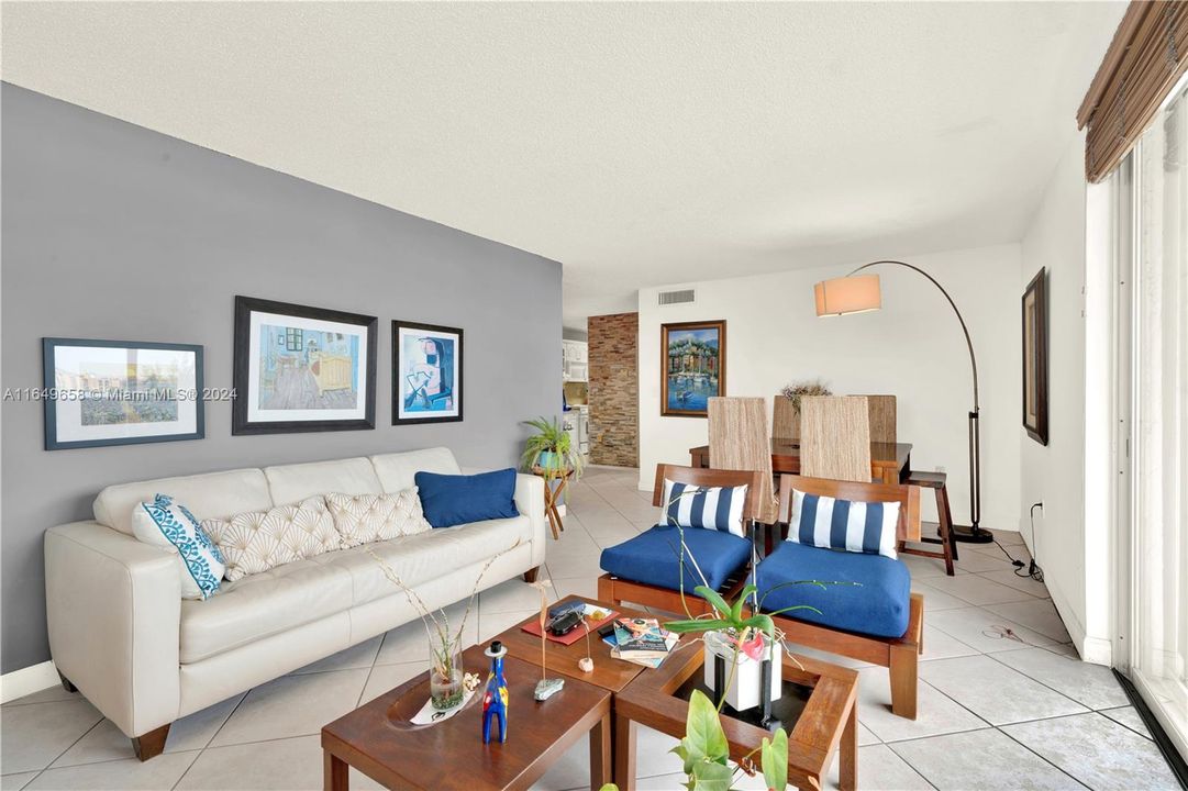 Recently Rented: $2,850 (3 beds, 2 baths, 1326 Square Feet)