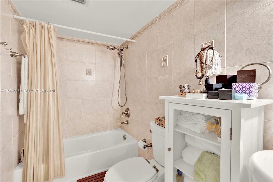 Recently Rented: $2,850 (3 beds, 2 baths, 1326 Square Feet)