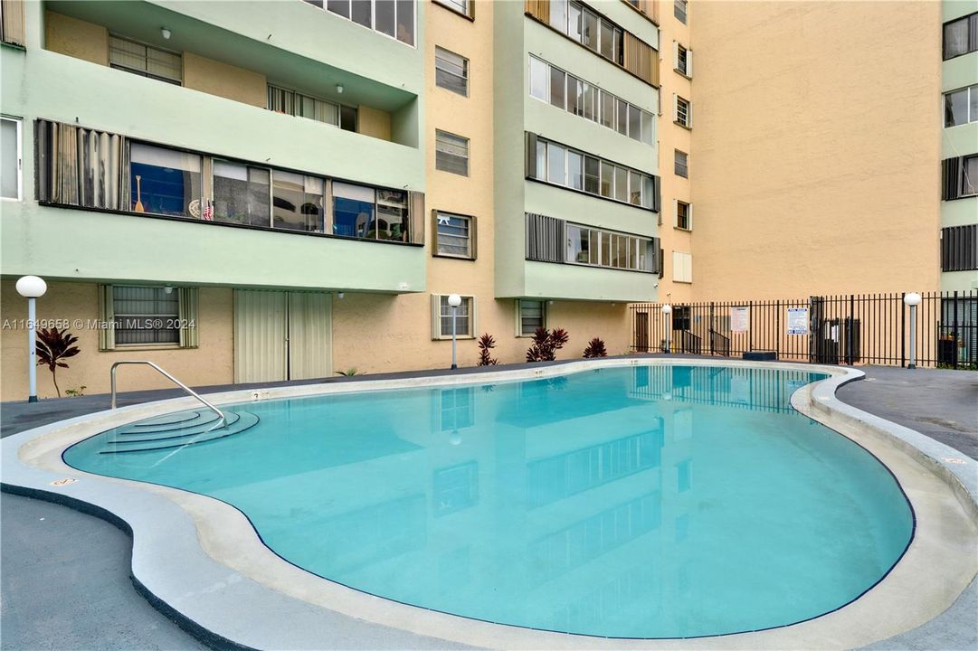 Recently Rented: $2,850 (3 beds, 2 baths, 1326 Square Feet)