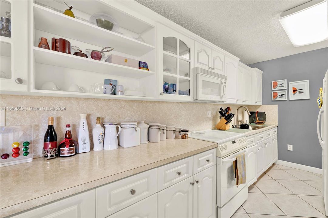 Recently Rented: $2,850 (3 beds, 2 baths, 1326 Square Feet)