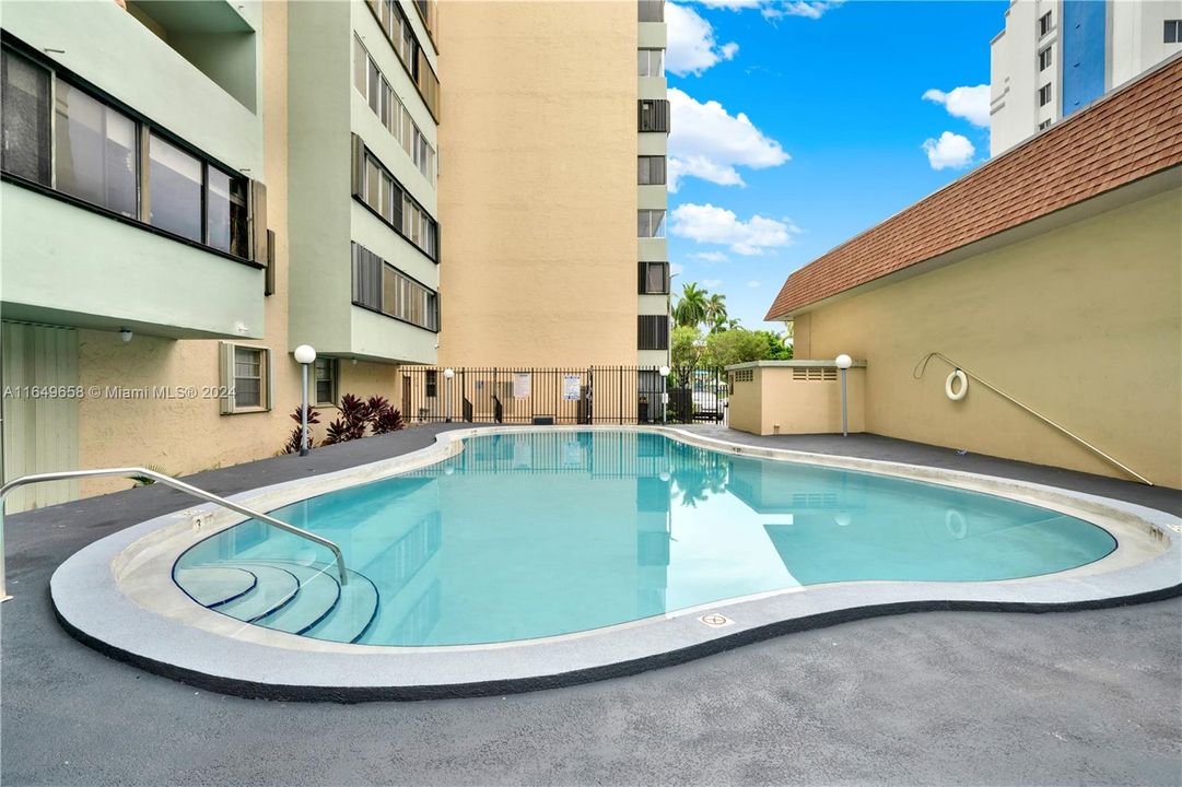 Recently Rented: $2,850 (3 beds, 2 baths, 1326 Square Feet)