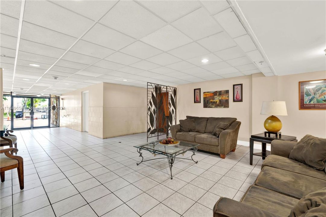 Recently Rented: $2,850 (3 beds, 2 baths, 1326 Square Feet)