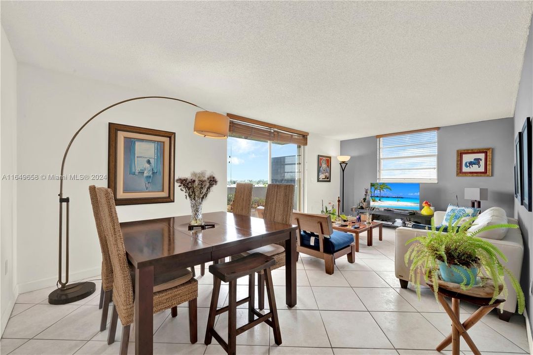 Recently Rented: $2,850 (3 beds, 2 baths, 1326 Square Feet)