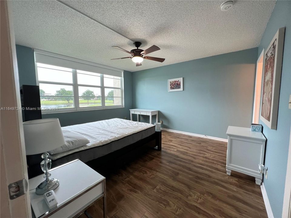 Active With Contract: $2,100 (2 beds, 2 baths, 1070 Square Feet)