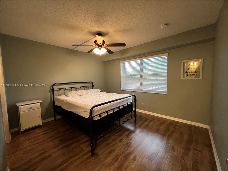 Active With Contract: $2,100 (2 beds, 2 baths, 1070 Square Feet)