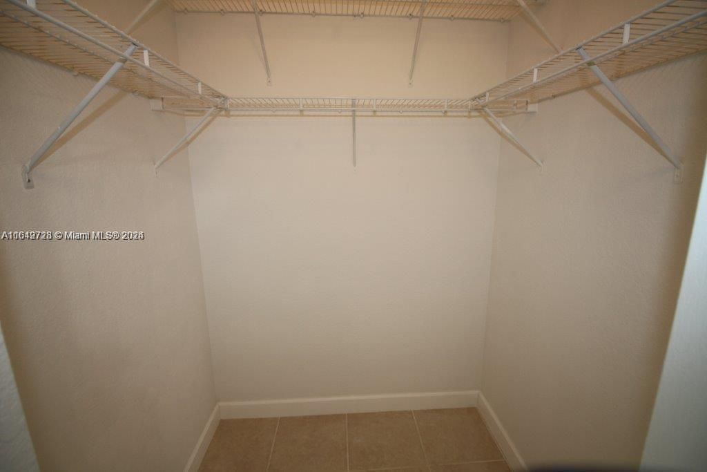 Recently Rented: $2,700 (3 beds, 3 baths, 1334 Square Feet)