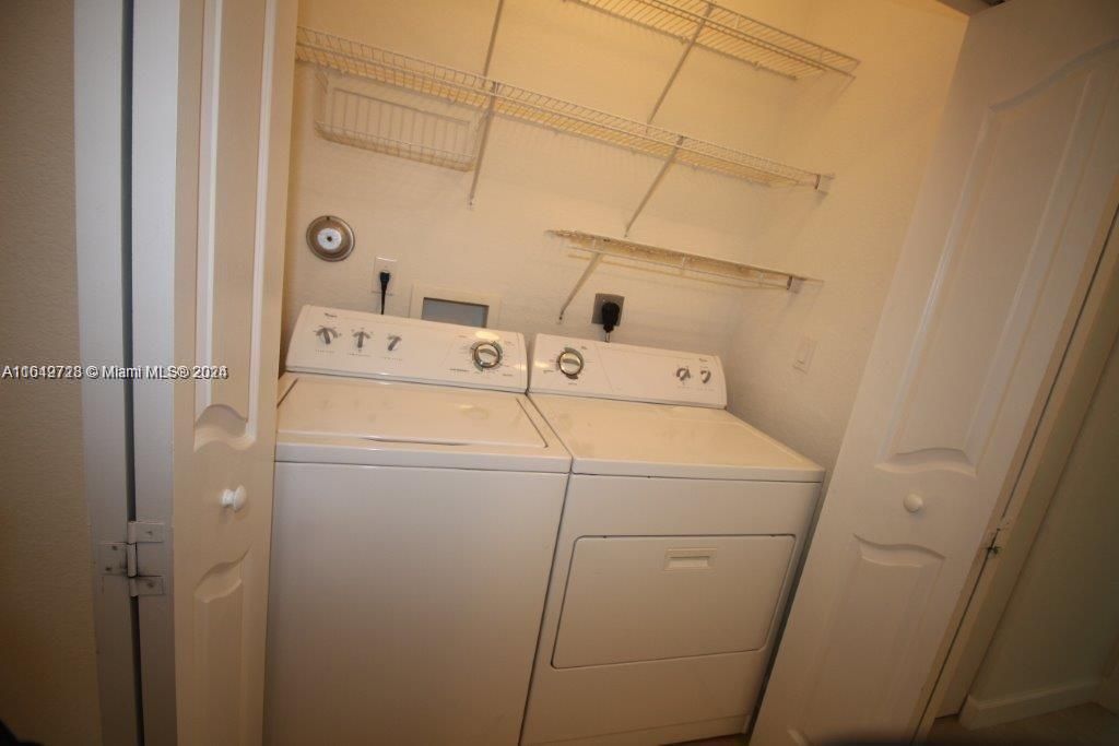 Recently Rented: $2,700 (3 beds, 3 baths, 1334 Square Feet)