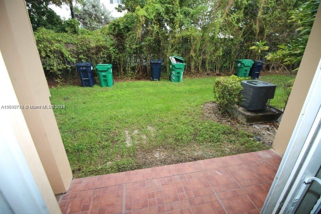 Recently Rented: $2,700 (3 beds, 3 baths, 1334 Square Feet)