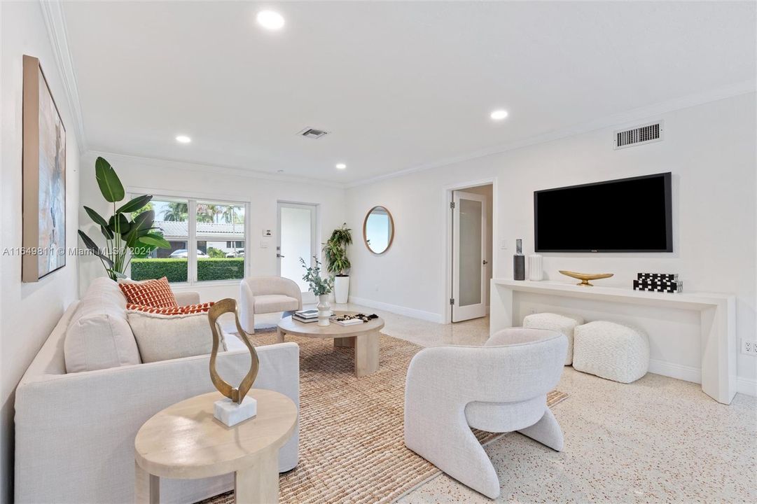 Active With Contract: $1,590,000 (4 beds, 3 baths, 2488 Square Feet)