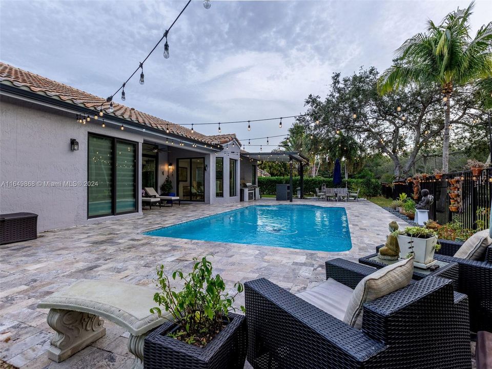 Active With Contract: $1,400,000 (5 beds, 4 baths, 3187 Square Feet)