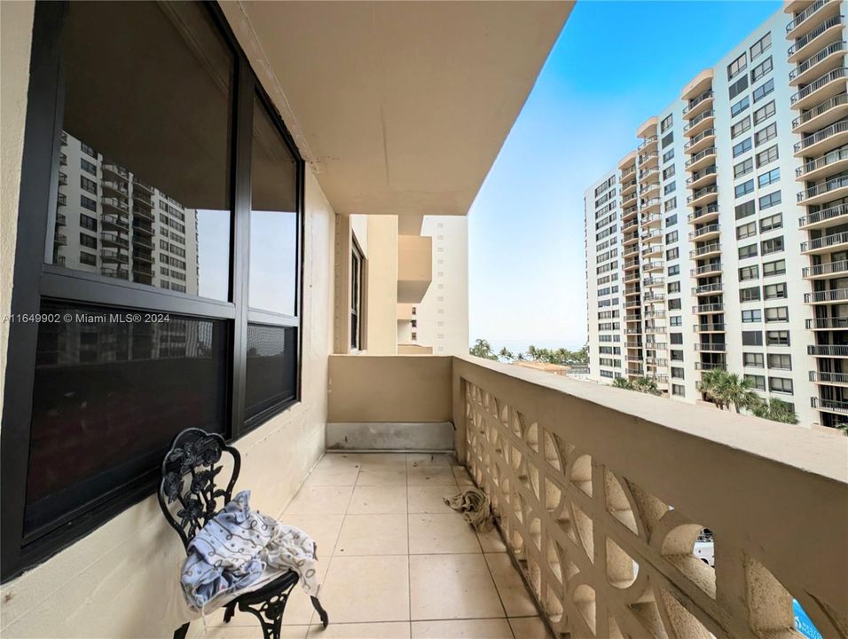 For Sale: $736,900 (2 beds, 2 baths, 1342 Square Feet)