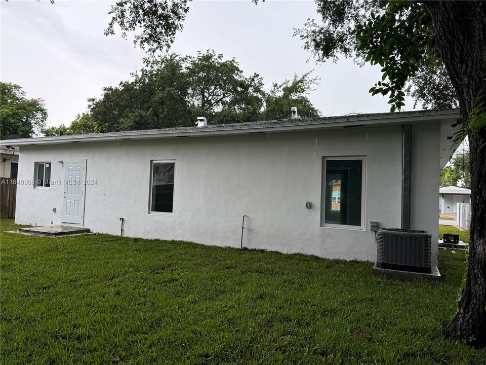 For Sale: $498,000 (3 beds, 2 baths, 1440 Square Feet)