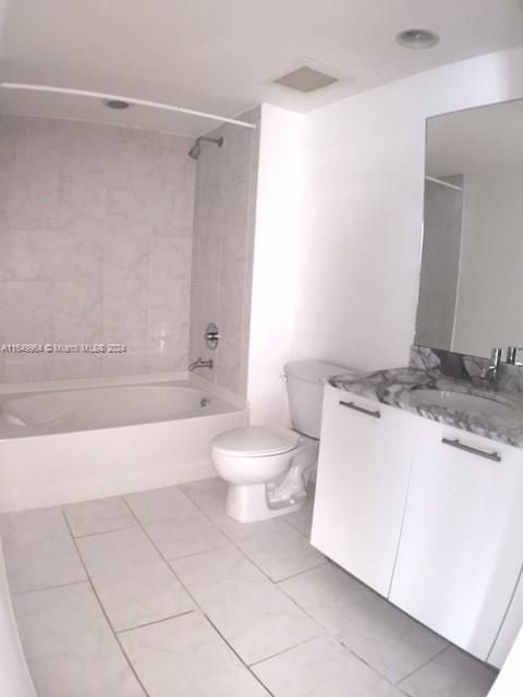 For Sale: $530,000 (1 beds, 1 baths, 639 Square Feet)