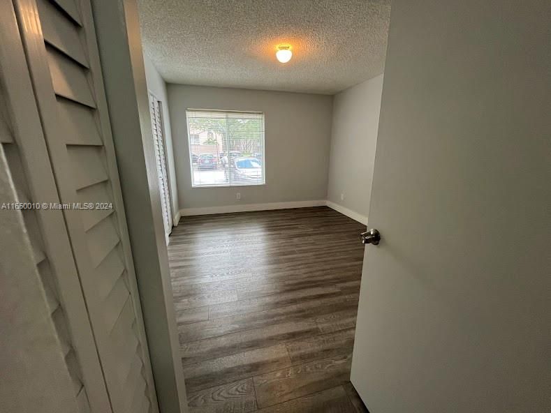 Недавно арендовано: $2,350 (2 спален, 2 ванн, 1075 Квадратных фут)