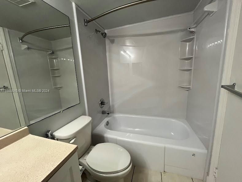 Недавно арендовано: $2,350 (2 спален, 2 ванн, 1075 Квадратных фут)