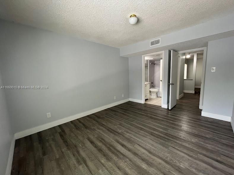 Недавно арендовано: $2,350 (2 спален, 2 ванн, 1075 Квадратных фут)