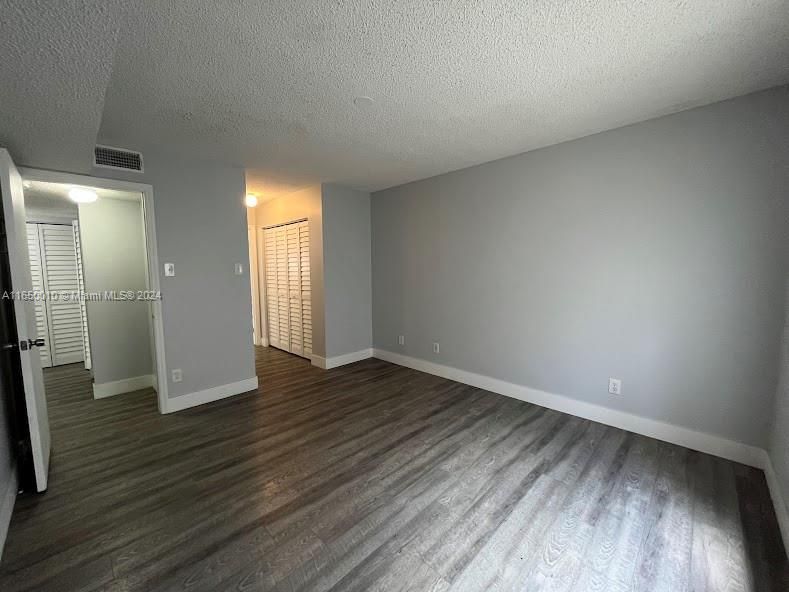 Недавно арендовано: $2,350 (2 спален, 2 ванн, 1075 Квадратных фут)