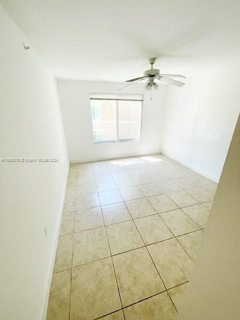 For Sale: $230,000 (1 beds, 1 baths, 793 Square Feet)