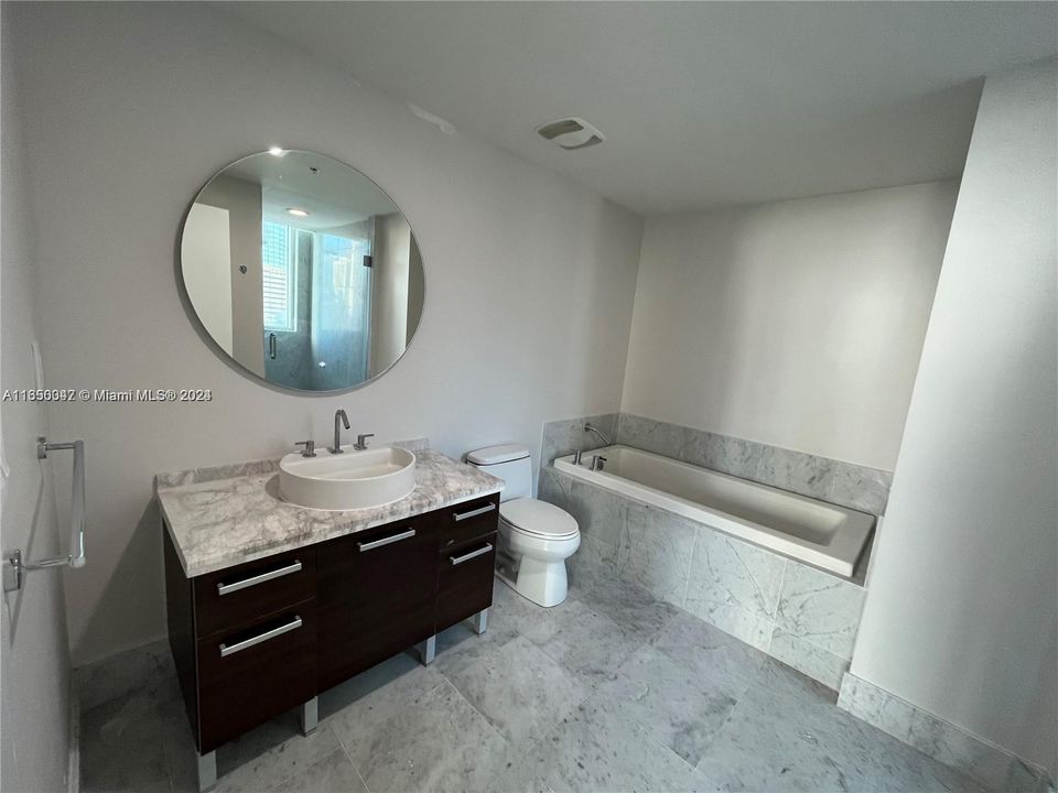 Active With Contract: $3,600 (2 beds, 2 baths, 1006 Square Feet)