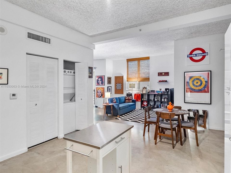 En Venta: $364,900 (1 camas, 1 baños, 784 Pies cuadrados)