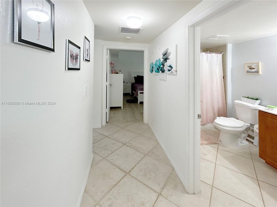 For Sale: $295,000 (2 beds, 2 baths, 1058 Square Feet)