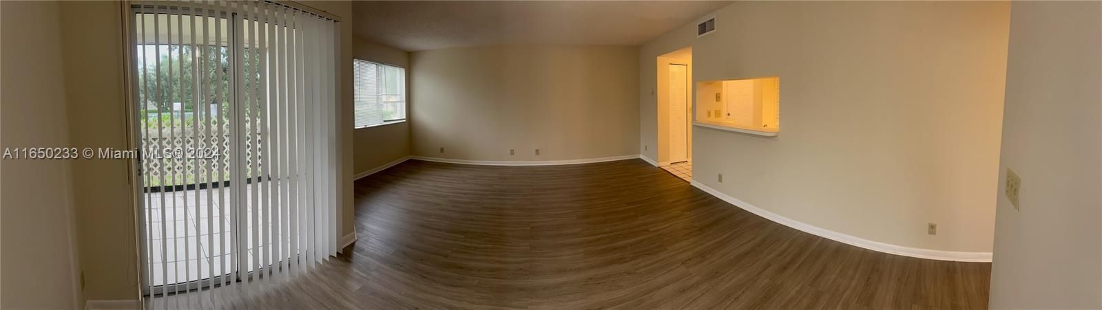 Active With Contract: $1,650 (1 beds, 1 baths, 700 Square Feet)