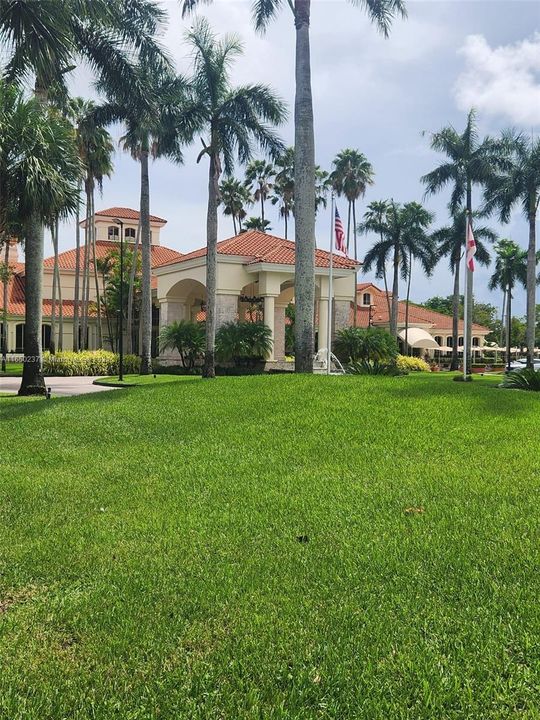 Doral Park Country Club