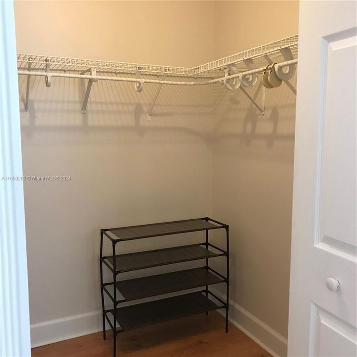 Recently Rented: $3,000 (3 beds, 2 baths, 1491 Square Feet)