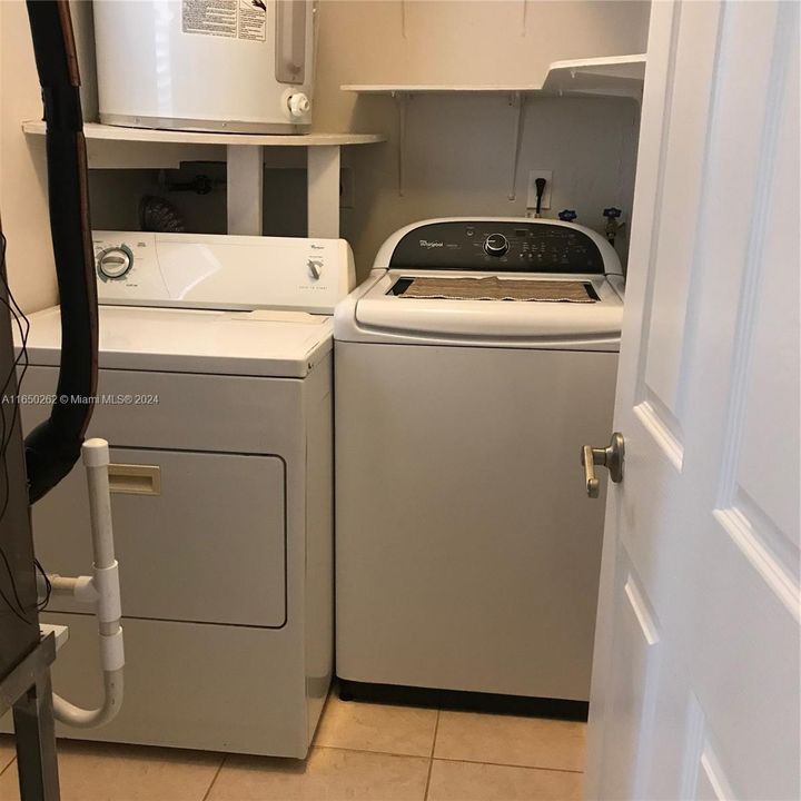 Recently Rented: $3,000 (3 beds, 2 baths, 1491 Square Feet)