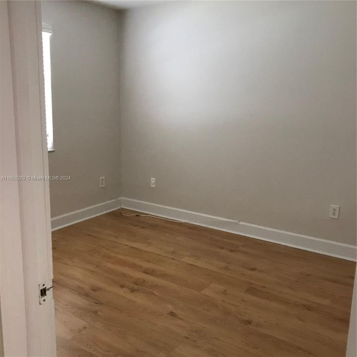 Recently Rented: $3,000 (3 beds, 2 baths, 1491 Square Feet)