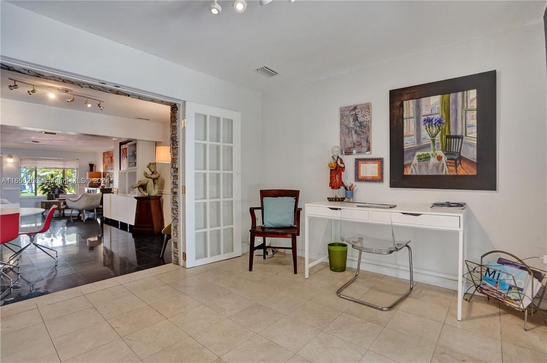 Active With Contract: $678,000 (3 beds, 2 baths, 1473 Square Feet)