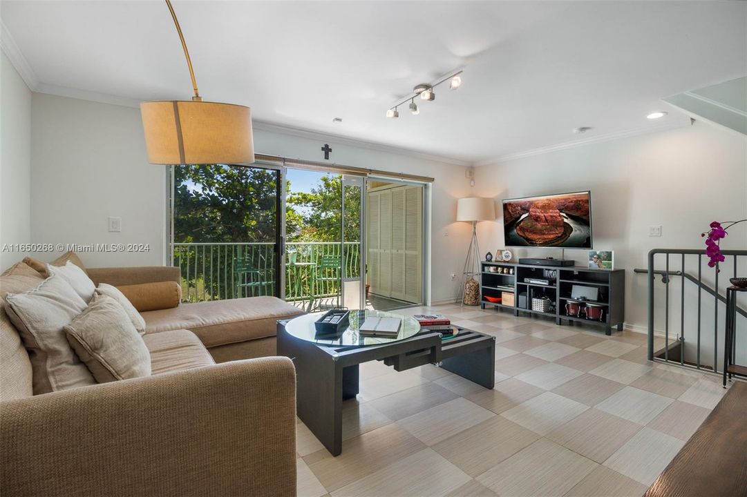 Recently Rented: $3,400 (2 beds, 2 baths, 1340 Square Feet)