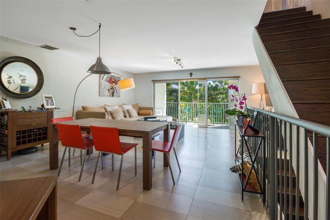 Recently Rented: $3,400 (2 beds, 2 baths, 1340 Square Feet)