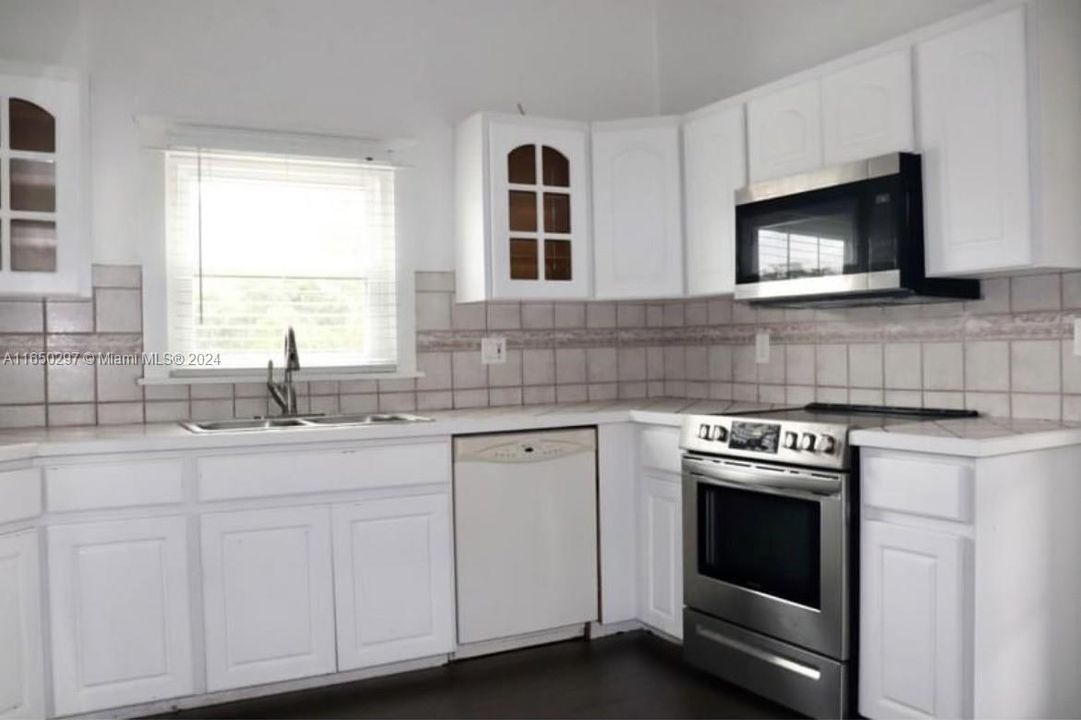 For Sale: $179,000 (3 beds, 1 baths, 1746 Square Feet)