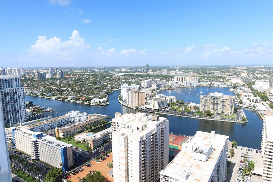 Active With Contract: $1,155,000 (3 beds, 2 baths, 1571 Square Feet)