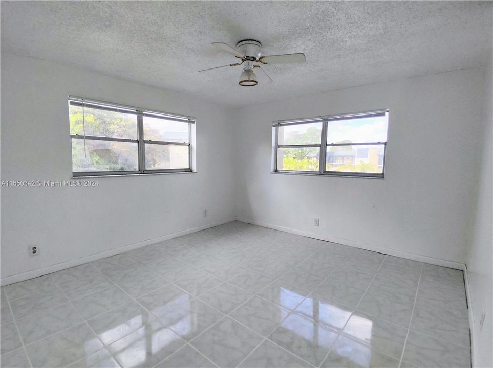 Recently Rented: $1,800 (2 beds, 2 baths, 949 Square Feet)