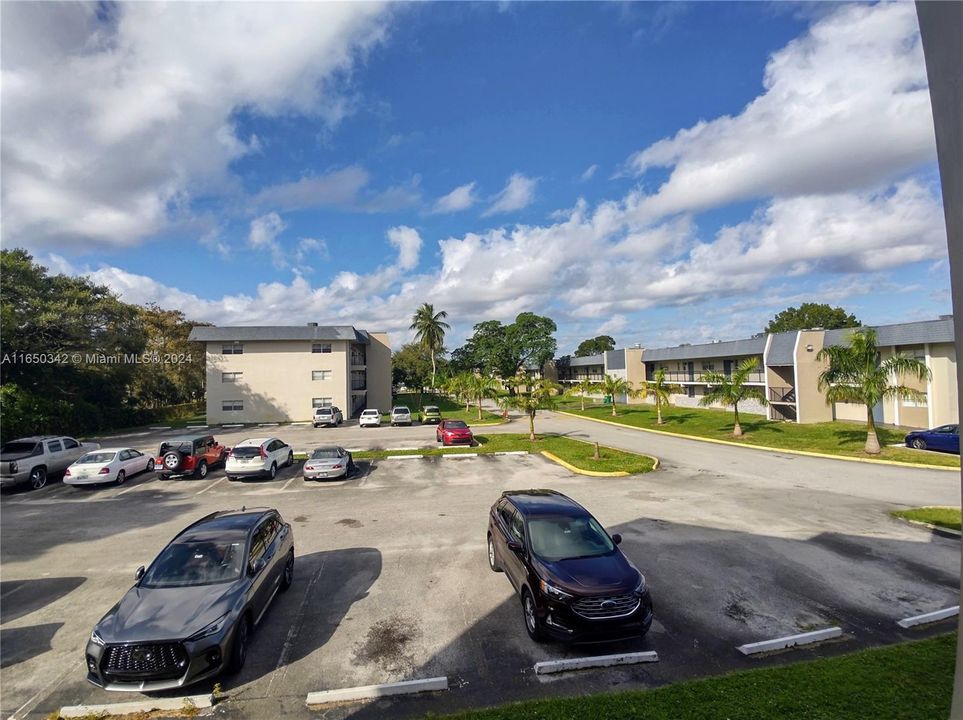 Recently Rented: $1,800 (2 beds, 2 baths, 949 Square Feet)