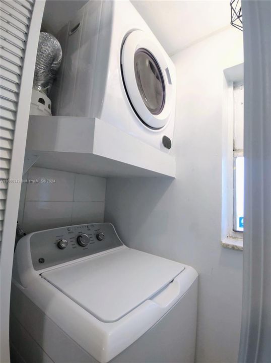 Recently Rented: $1,800 (2 beds, 2 baths, 949 Square Feet)